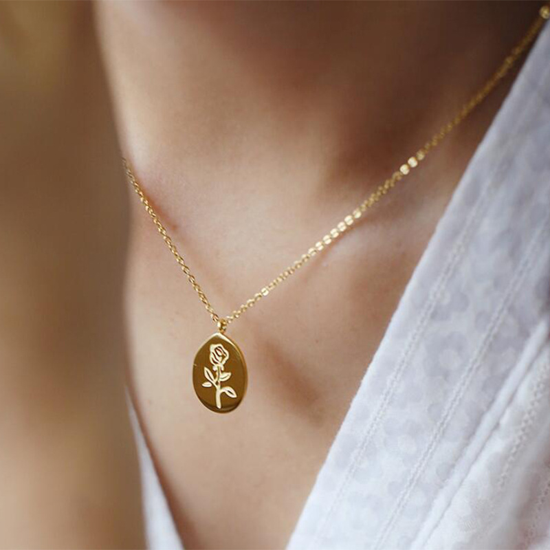 Birth Flower Necklace - ステンレス鋼のネックレス女性ローズフラワータトゥーチョーカーペンダントチャームファッションネックレス女性のためのジュエリーパーティーギフト